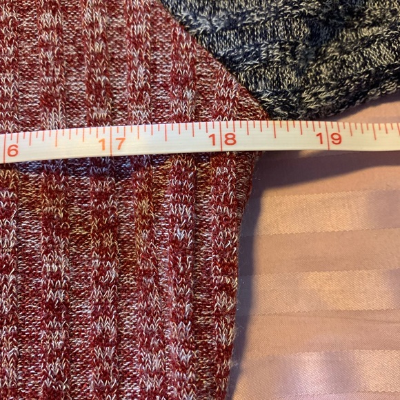 2/$35 Long sleeve sweater - Picture 3 of 5